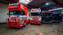 20251019-Tom-Holding-00283